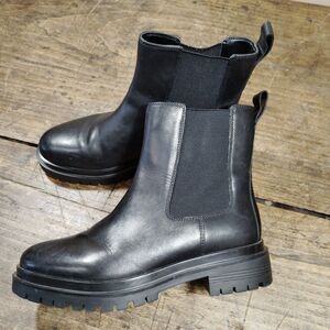 Lauren Ralph Lauren Sz 9 Boots Black Leather Chelsea Pull On Shoe Corinne
